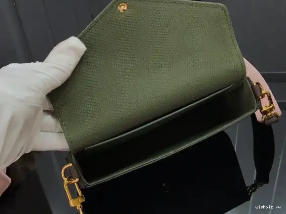 WIS VUITTON STRAP LOUIS GO FELICIE & 0505